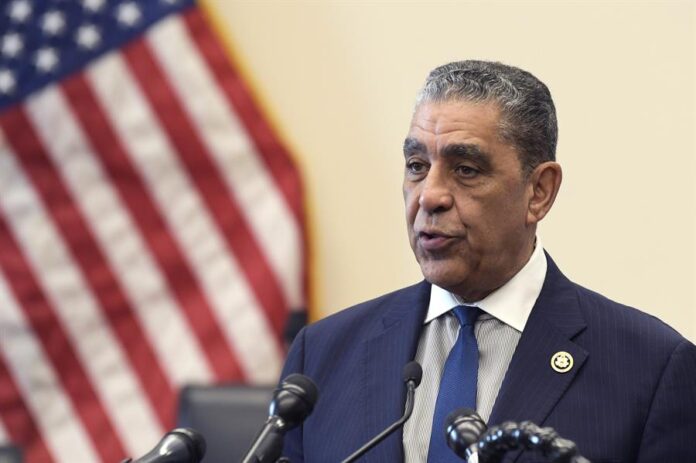 Adriano Espaillat